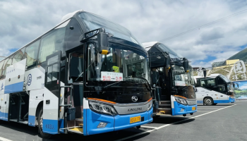 bus-from-songpan-station-to-jiuzhaigou-valley