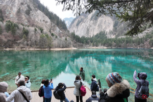 five-flower-lake-jiuzhaigou-0
